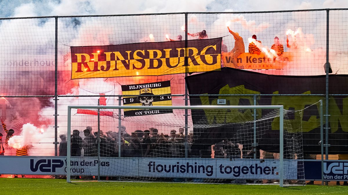 Geen busreizen naar uitwedstrijden en jonge supporters geweerd na vuurwerkincident langs voetbalveld