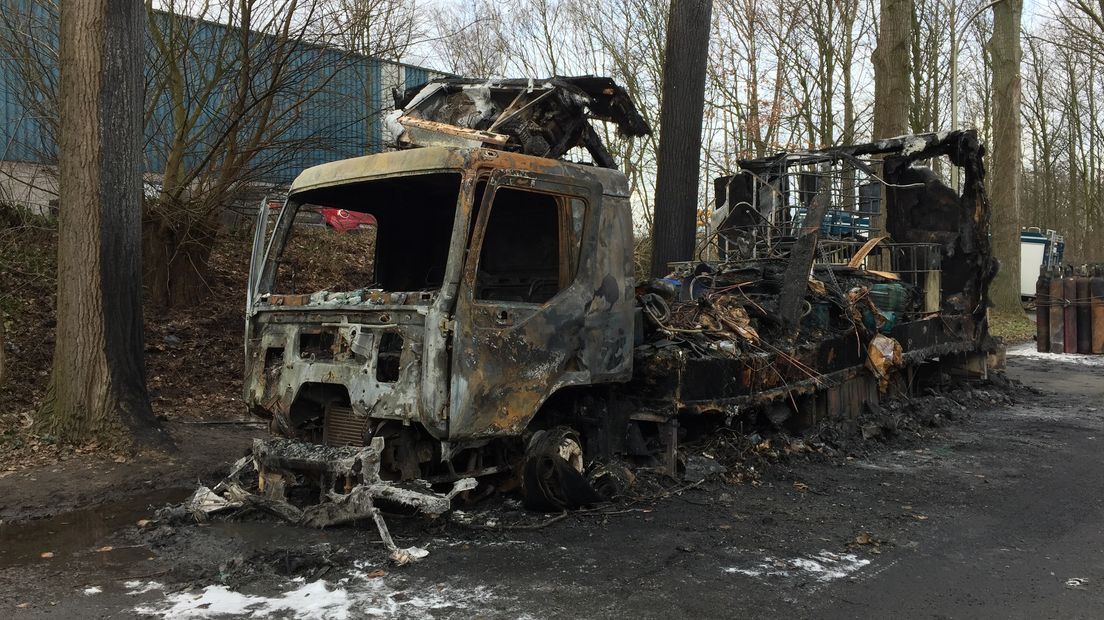 Uitgebrande vrachtwagen in Zelzate