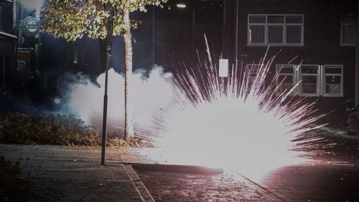 Hangjongeren kregen hun eigen hangplek, maar gooien eigen glazen in