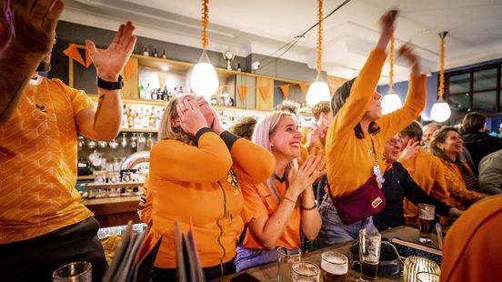 Nederland-Marokko om 3.00 uur 's nachts, doorhalen of voorslapen? 'Je lichaam kan er tegen' Home