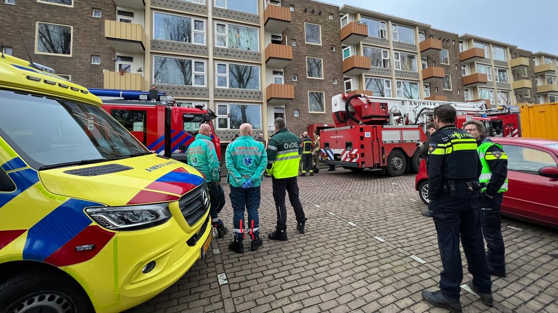 Hulpdiensten aan de Westindischekade in Stad