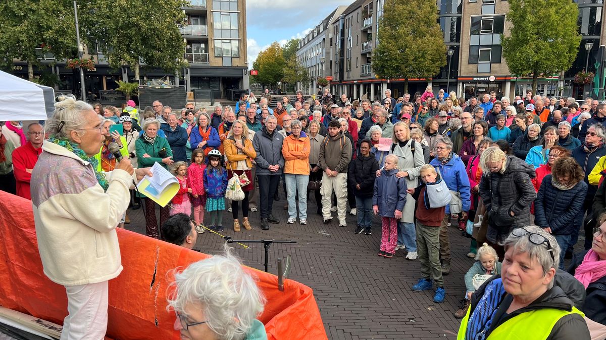 Pro-vluchtelingendemonstranten voelden zich onveilig in Houten, willen gesprek met burgemeester