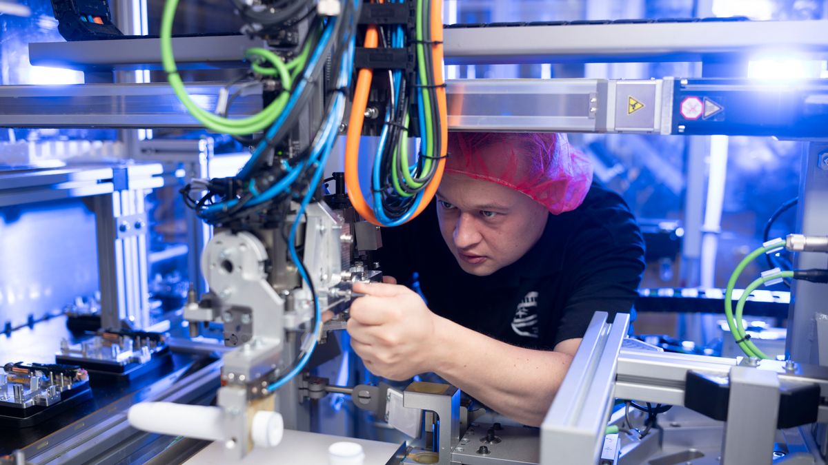 Philips zit 75 jaar in Drachten: wat gebeurt er in de fabriek?