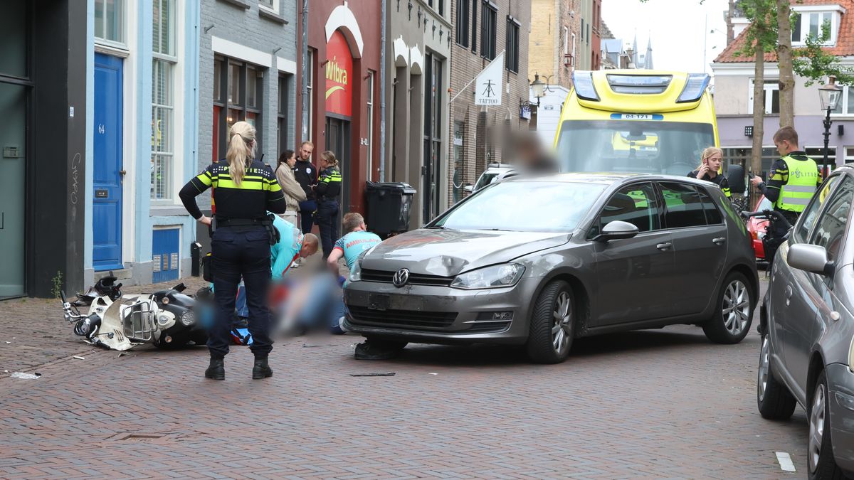 112 Nieuws: Scooterrijder zwaargewond bij aanrijding in Deventer