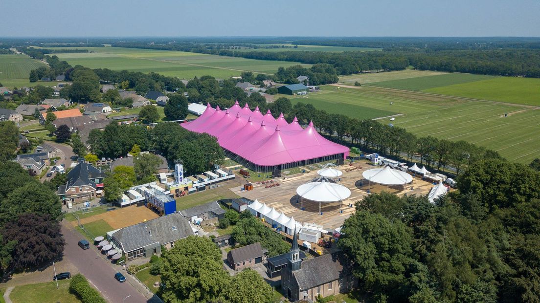 Festivalterrein van het Bluesfestival in Grolloo (Rechten: RTV Drenthe)
