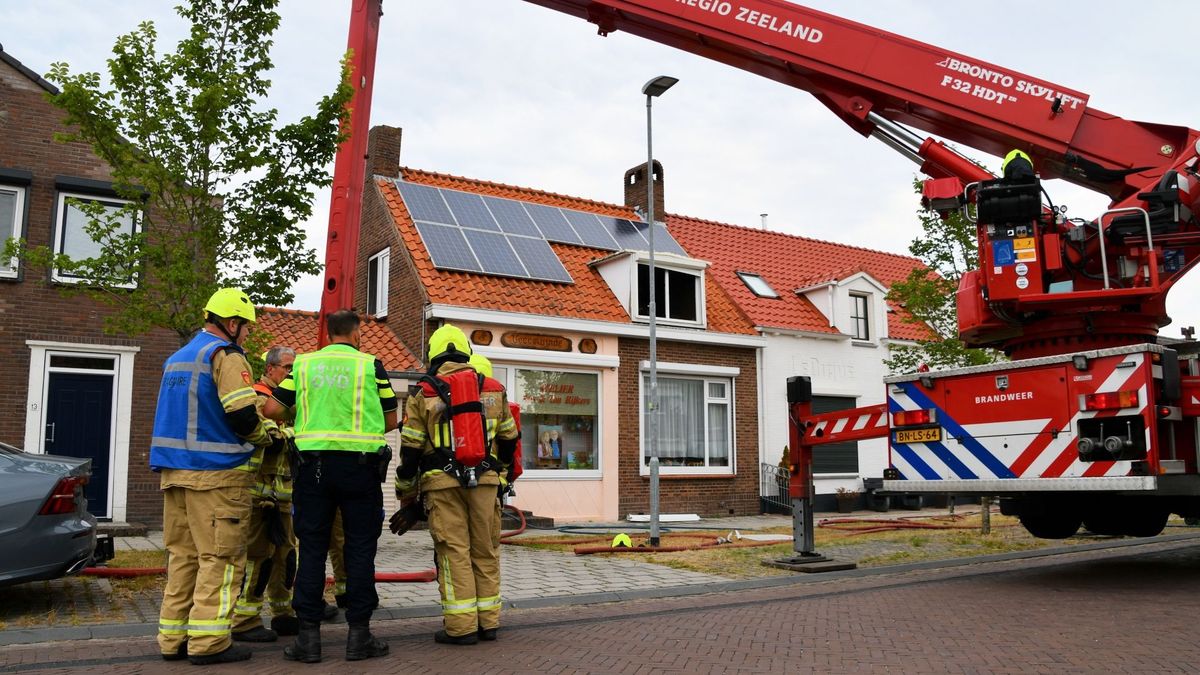 Sein brand meester gegeven bij woningbrand Schoondijke