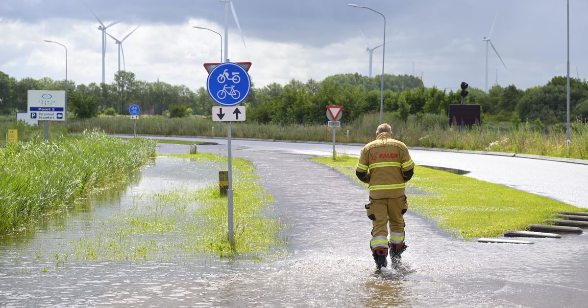 Wateroverlast op meerdere plekken in de provincie, extra gemaal in werking gesteld