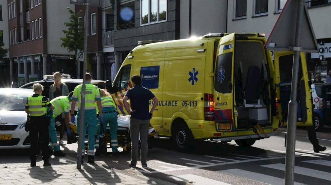 Vrouw aangereden op zebrapad Enschede