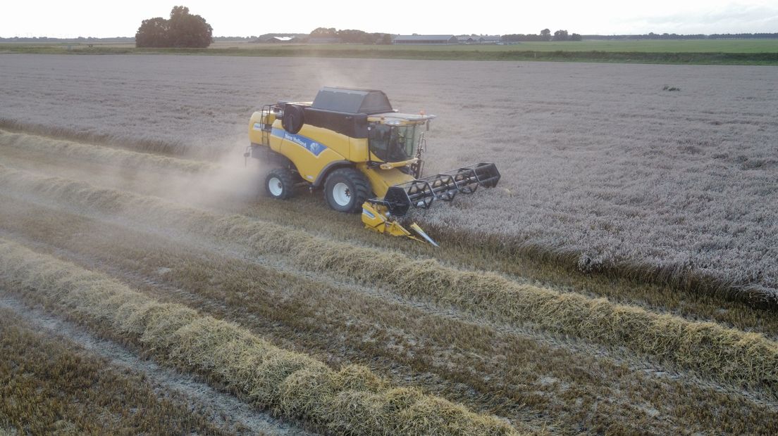 Een combine vanuit de lucht