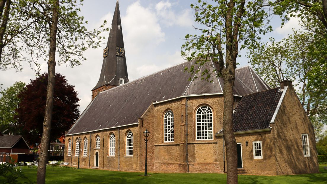 De kerk aan de Dorpsstraat in Zevenhuizen