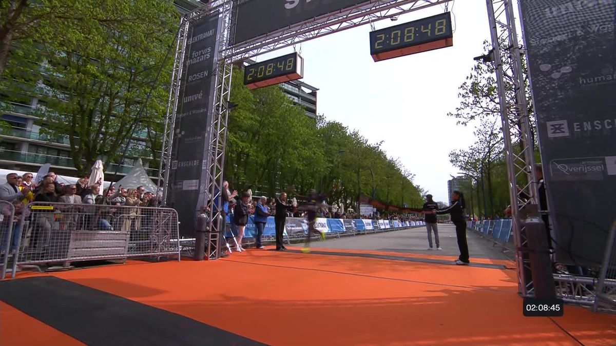 Alfred Karbach schrijft voor tweede keer Enschede Marathon op zijn naam