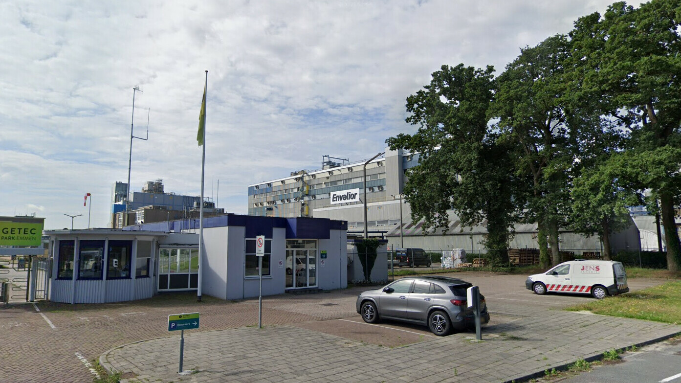 Werknemers van Envalior in Emmen leggen werk drie uur neer