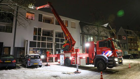 Kat zit al 17 uur vast in spouwmuur, reddingspoging door brandweer mislukt