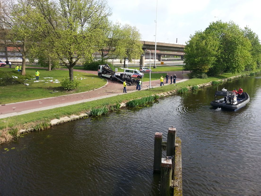 Autowrak bij Kleinpolderplein