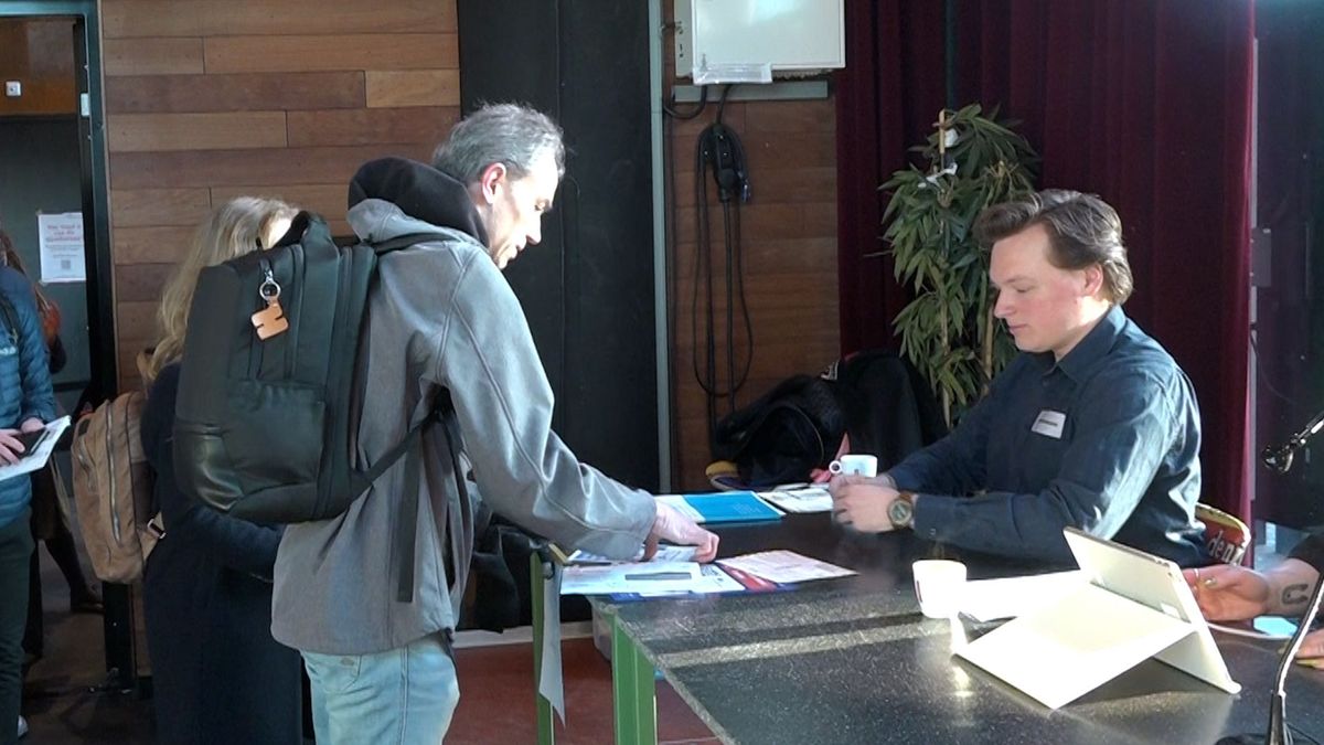 LIVE | Burgemeester Wijchen opent stemlocatie • Bennie Jolink geeft stemadvies