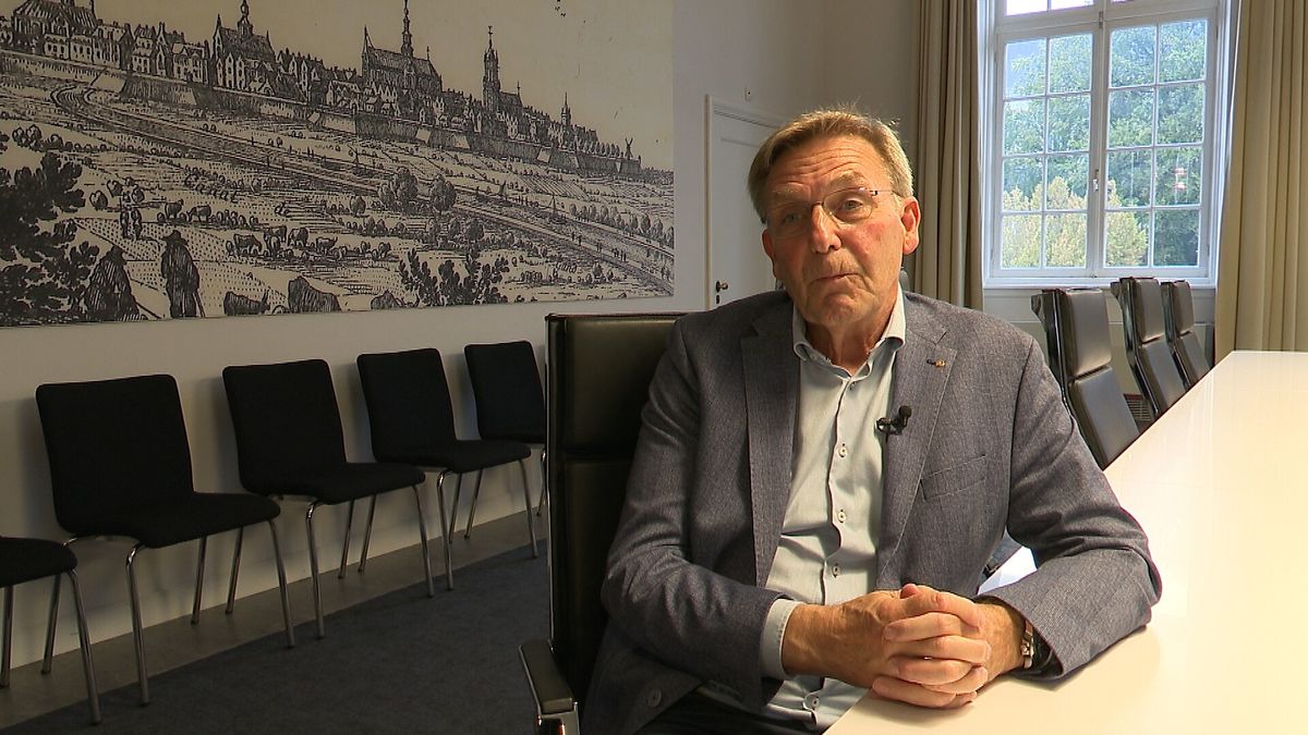 Nieuwe informateur gevonden voor vastgelopen Sluis • Veere zet krabbel onder coalitieakkoord