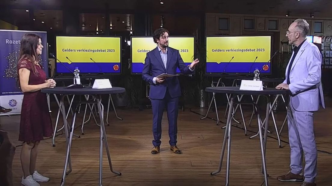 Lisa Westerveld (GroenLinks-PvdA) en Henk Vermeer (BBB), in het midden debatleider Huibert Veth van Omroep Gelderland.