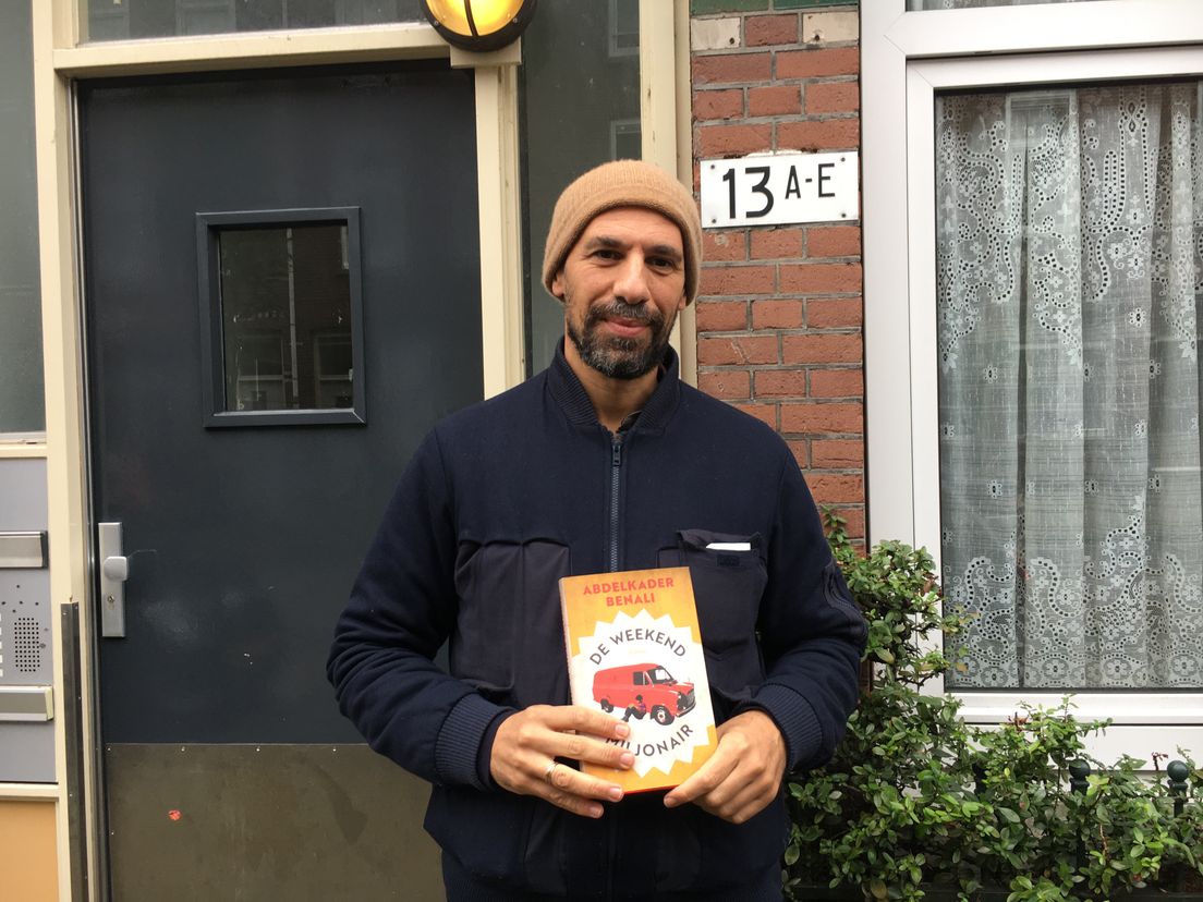 Abdelkader Benali met zijn roman De Weekendmiljonair