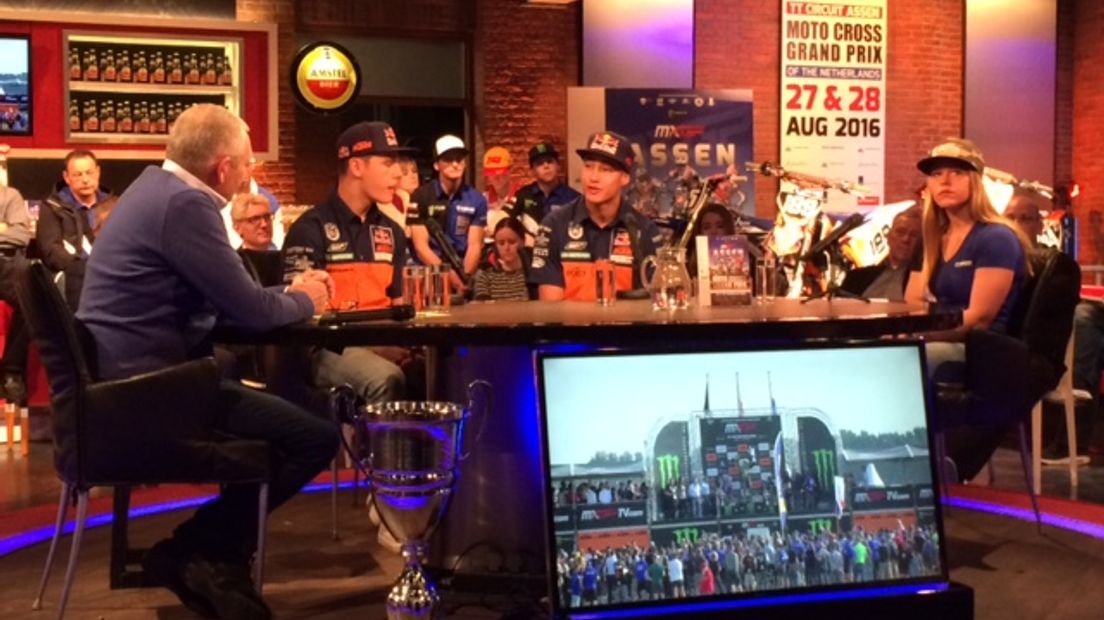 Davy Pootjes, Glenn Coldenhoff en Nancy van de Ven aan tafel (Rechten: RTV Drenthe / Karin Mulder)