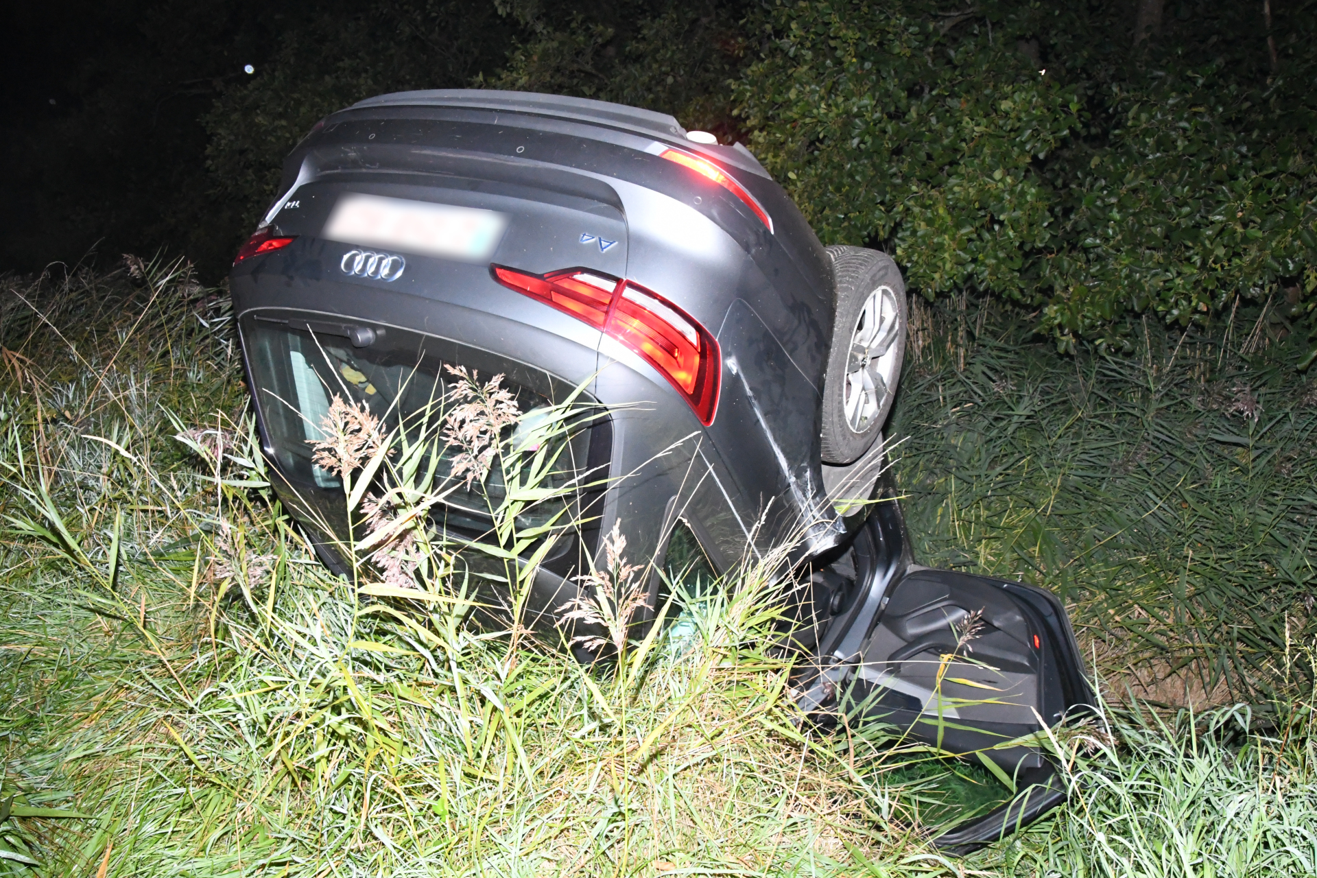 Auto Belandt In Sloot Langs A58 - Omroep Zeeland