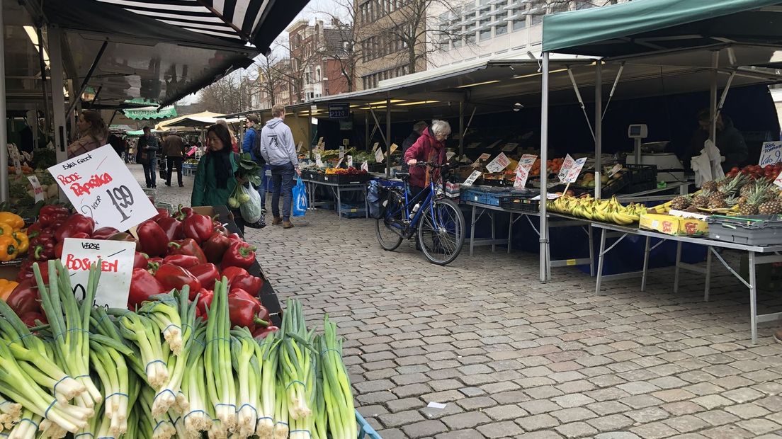 De warenmarkt op de Vismarkt
