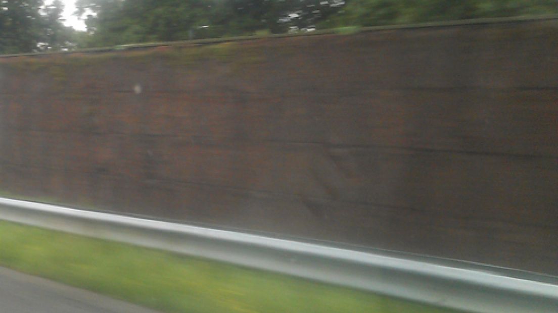 Levend geluidsscherm langs A348 dood