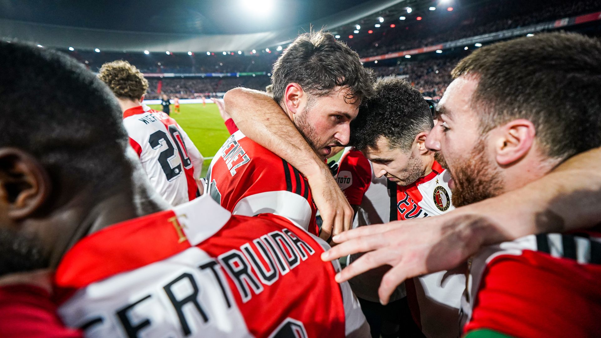 TERUGLEZEN: Feyenoord-FC Volendam (2-1) - Rijnmond