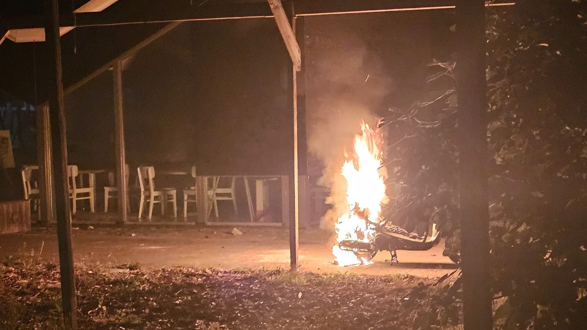 Scooter in brand gevlogen in Deventer