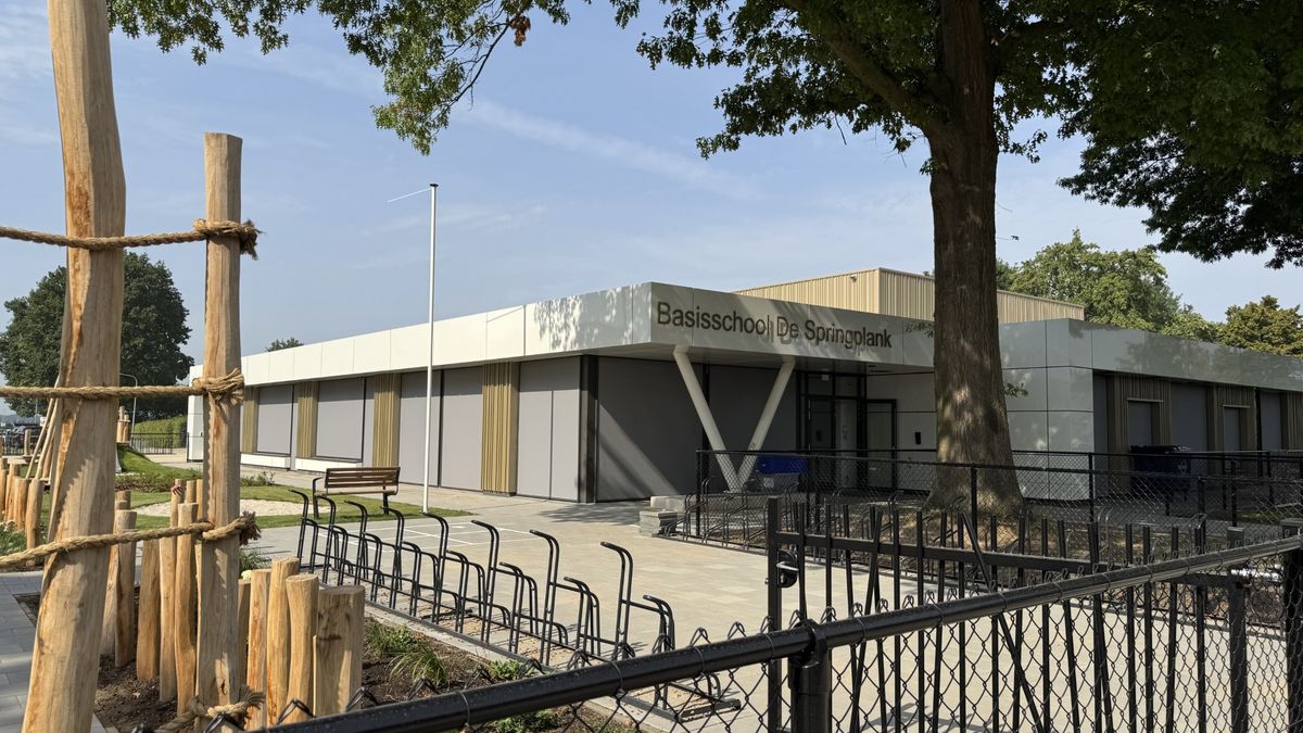 Nieuw schooljaar: Leerlingen basisschool de Springplank starten in nieuw schoolgebouw