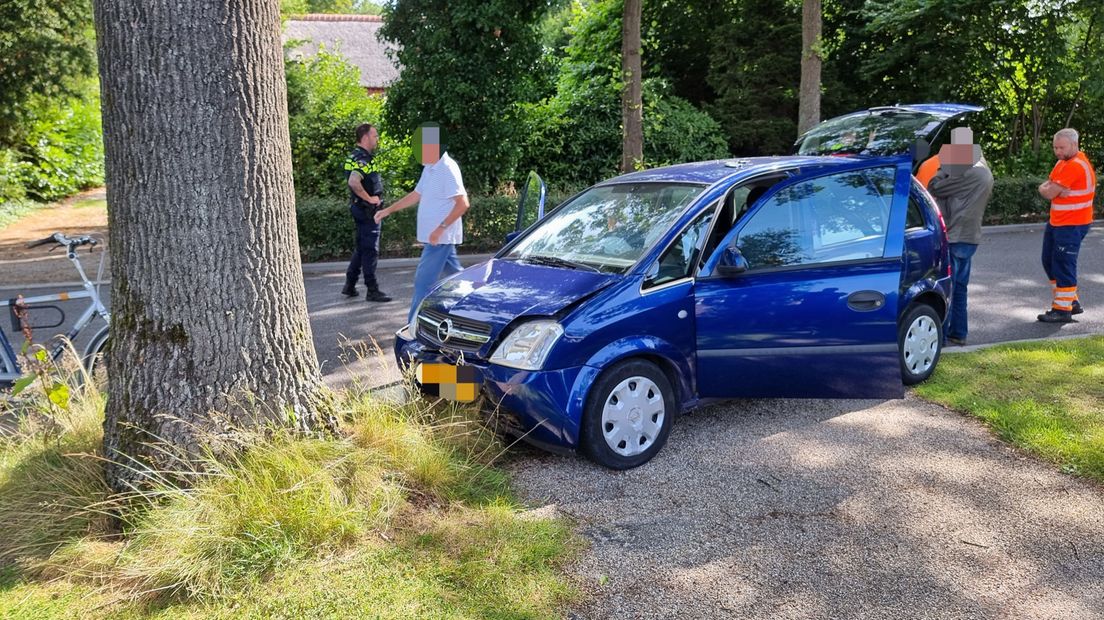 De auto raakte bschadigd