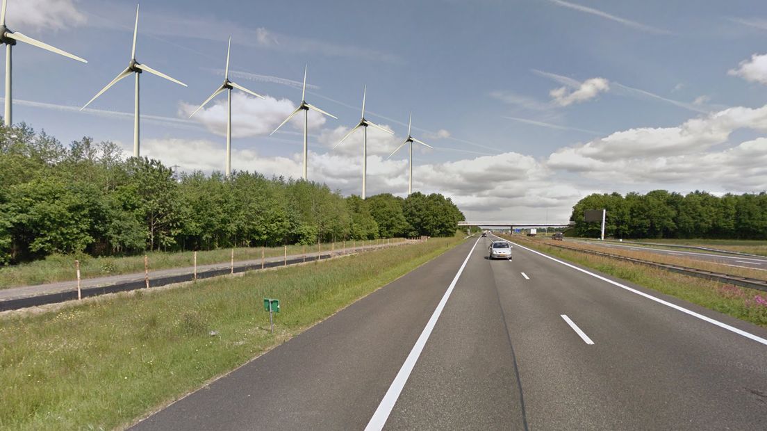Windmolens langs de A28 bij Assen, gaat niet lukken (Rechten: Google Streetview / RTV Drenthe bewerking)