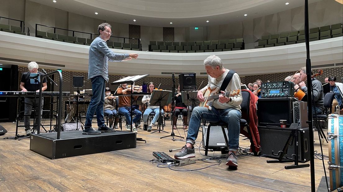 Robert Jan Stips, dirigent Hans Leenders, Rinus Gerritsen en het Residentie Orkest