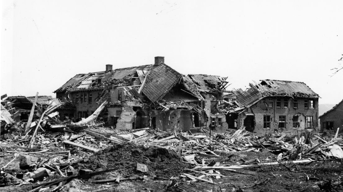 Het klooster in De Horst in 1945 - A. Luijben via Heemkundekring Groesbeek
