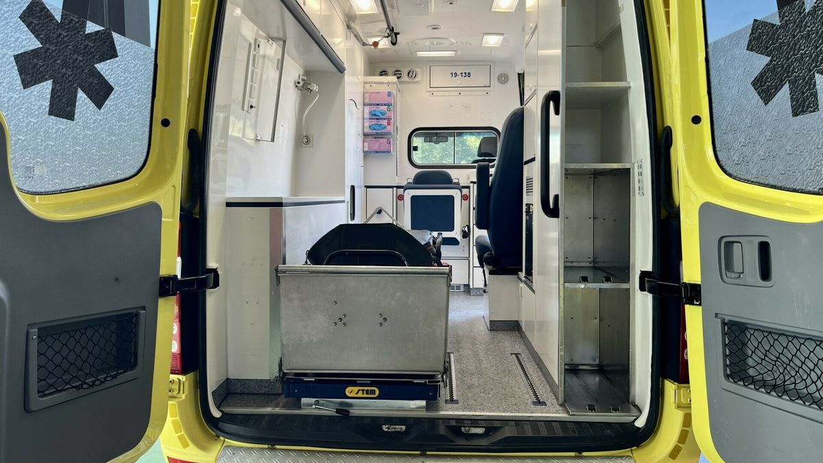 ゼーランド・ウェンスの救急車は時間通りに呼ばれない：「人々は尋ねるよりも助けを申し出ることを好む」