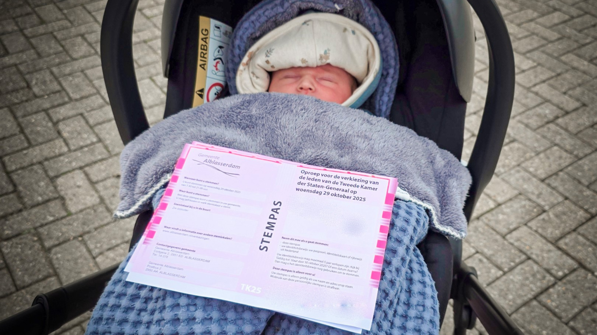 De stempas die ogenschijnlijk voor de baby bedoeld leek, was gewoon voor de moeder van het gezin