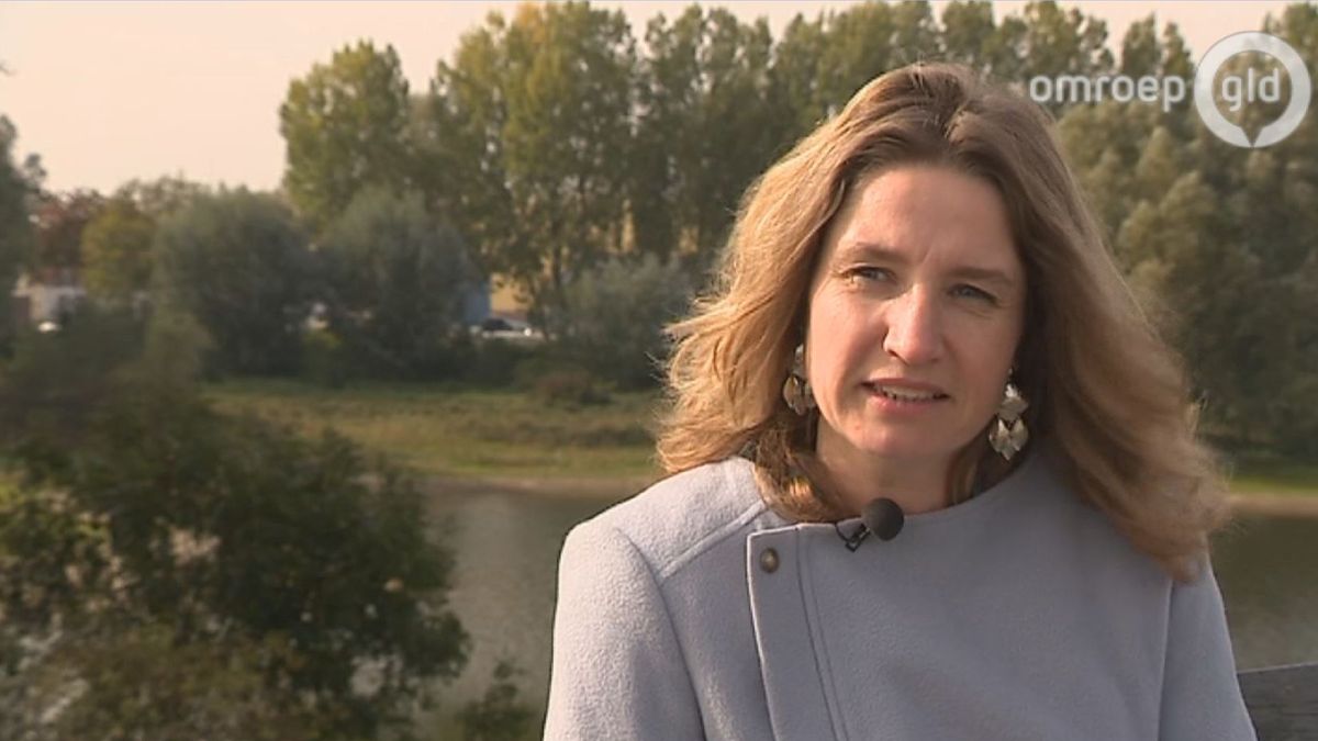SP-Kamerlid Sharon Gesthuizen op campagne in haar geboortedorp Millingen aan de Rijn