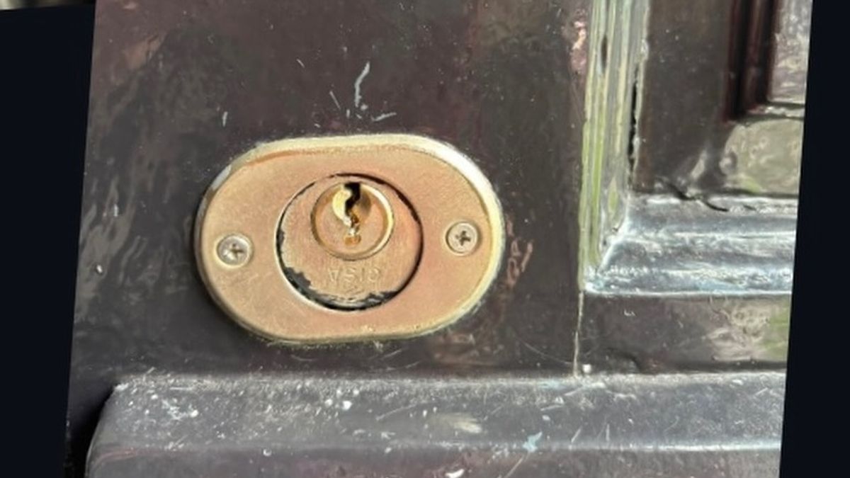 Wit poeder op deurklink of slot? Politie in Joure waarschuwt voor inbrekers
