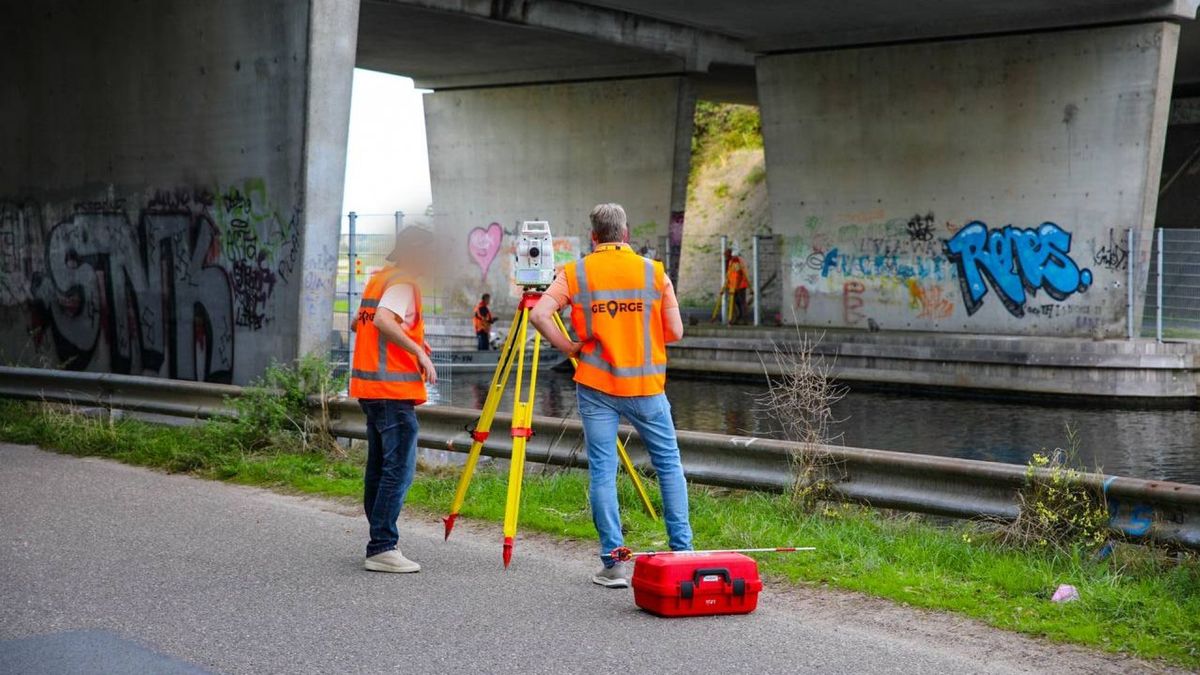 Afsluiting A28-brug bij Nijkerk kost transportsector miljoen euro per dag