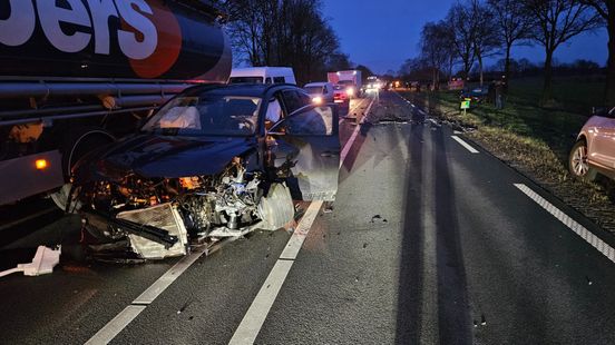 Ernstig ongeluk op N18, weg in beide richtingen dicht. Ernstig ongeluk op N18, weg in beide richtingen dicht.