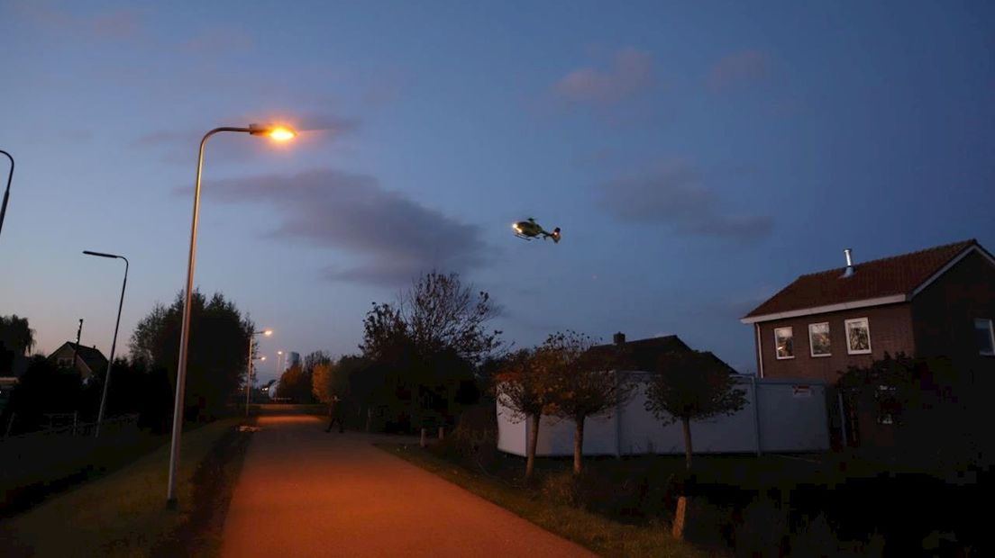 Traumahelikopter rukt uit voor bedrijfsongeval in IJsselmuiden