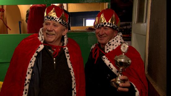 Met 79 jaar een carnavalswagen bouwen: ‘Pils is het geheim’