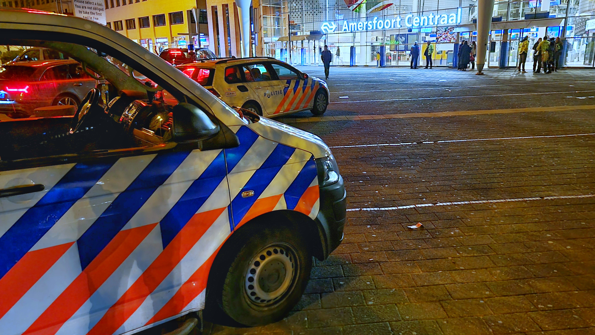 Politie Lost Waarschuwingsschot Bij Aanhouding Gewapende Man Amersfoort ...