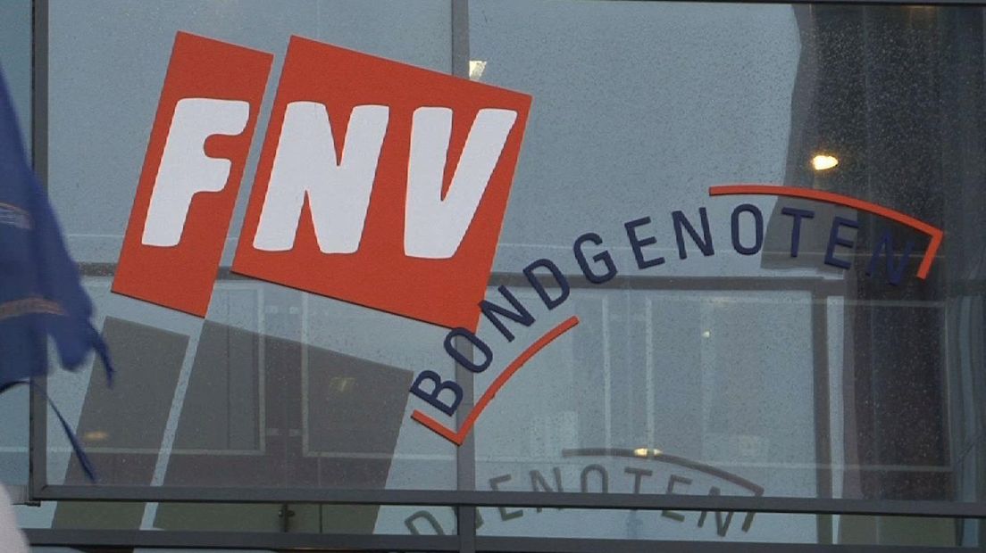 Gemeenteambtenaren gaan staken