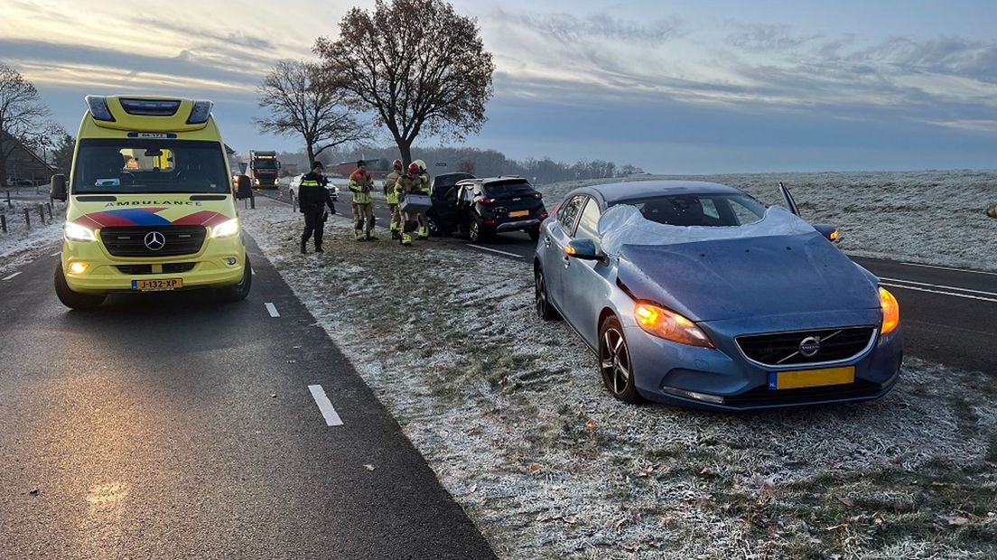 Dijk tussen Deventer en Zwolle weer open na aanrijding