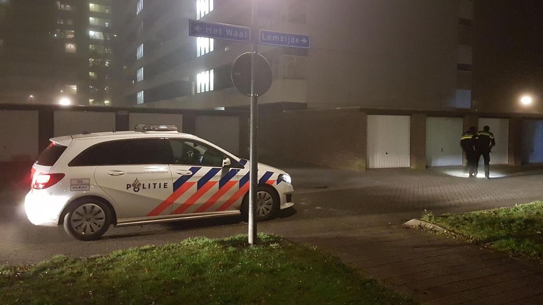 De beroving vond plaats bij garageboxen in Emmen