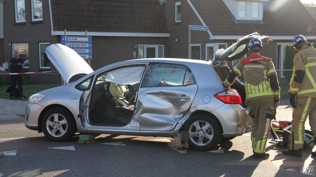 Twee gewonden bij botsing in Wierden