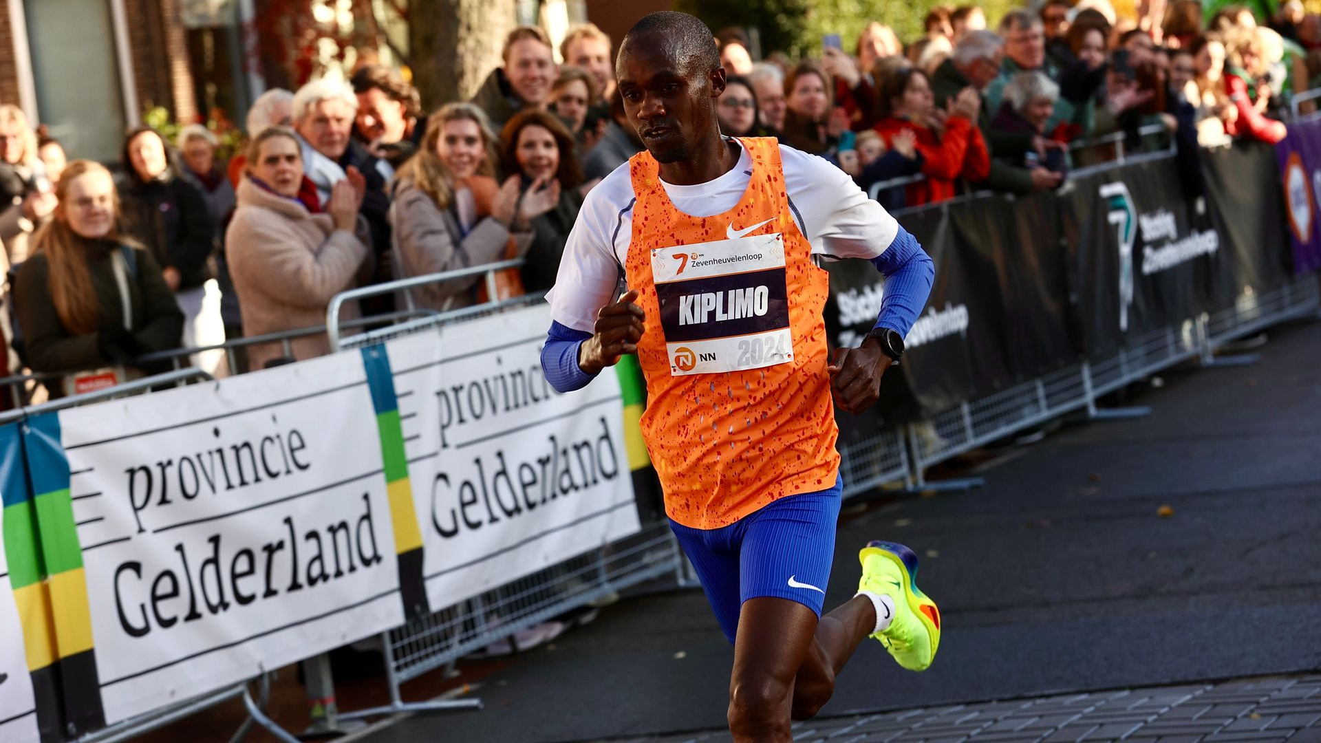 Jacob Kiplimo op weg naar het wereldrecord