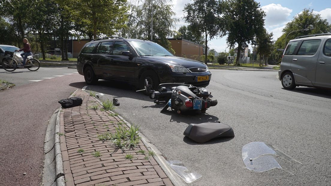 Vrouw gewond bij aanrijding in Deventer