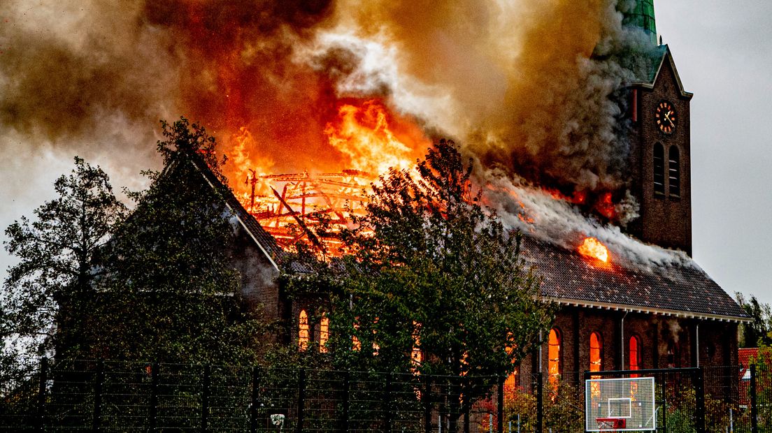 4 november 2019: een grote brand in de Onze-Lieve-Vrouw-Geboortekerk schrikt Hoogmade op