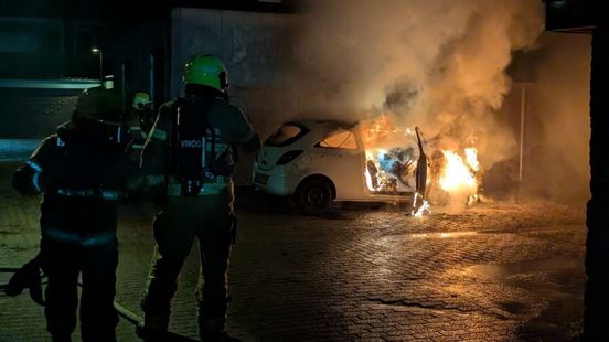 Auto verwoest door brand